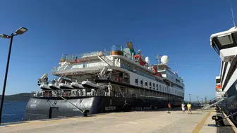 Bodrum limanına üç yolcu gemisi birden demirledi