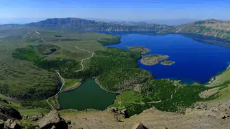 Nemrut kalderası milli park statüsüyle koruma altında