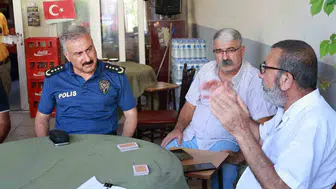 Mersin emniyet müdürü vatandaşlarla buluşarak güvenlik sorunlarını dinledi