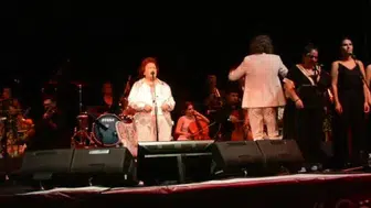Zeytindalı festivalinde selda bağcan rüzgarı esti