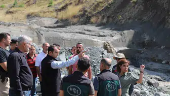 Tunceli’deki sağanak yağış köy yollarını olumsuz etkiledi