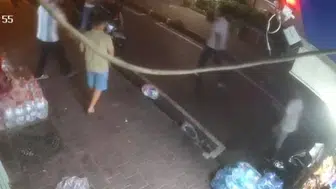 İstanbul'da bıçaklı kavga: Midyeci satıcının kız kardeşi yaralandı