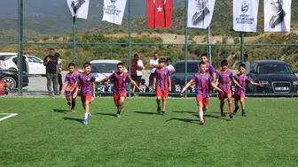 Antakya'da gençler futbol turnuvasıyla yeni halı saha açıldı
