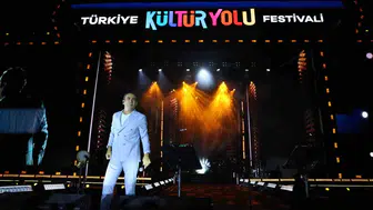 Malatya Kültür Yolu Festivali'ni Ferhat Göçer'in müziğiyle uğurlandı