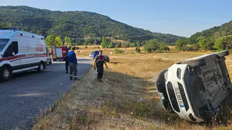 Bilecik’te trafik kazası: Yan yatan otomobilde 5 kişinin yaralandığı öğrenildi