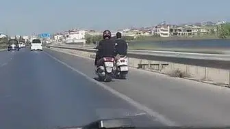 Antalya'da motosiklet sürücülerinin tehlikeli yolculuğu sosyal medyada gündem oldu