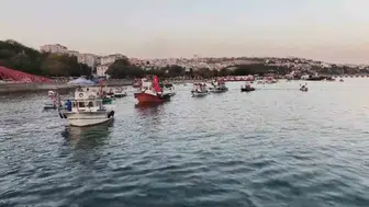 Denizde zafer coşkusu: Balıkçılar Türk bayraklarıyla konvoy oluşturdu