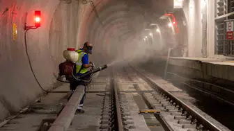 İzmir'de gece mesaisi: Biyolojik vektör mücadelesi metroda sürüyor