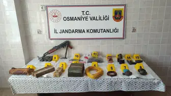 Osmaniye'de jandarmadan büyük operasyon: Patlayıcı ve silahlara el konuldu