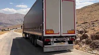 Korkuteli'nde tır-traktör kazasında yaşlı sürücü hayatını kaybetti