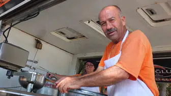 Burhaniye'de lokma hayrı geleneği sürüyor