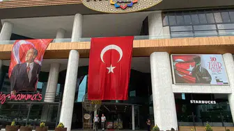 Mardian Mall'da zafer bayramı coşkusu çocuklarla birlikte yaşandı