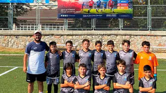 Körfez'de minik futbolcular Alparslan Ersel Sayarı'yı andı