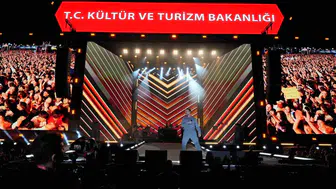 Sinan Akçıl, erzurum’da müzikseverleri coşturdu