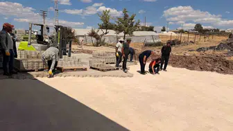 Çermik'te tüm mahalle yollarına parke taşı döşeniyor