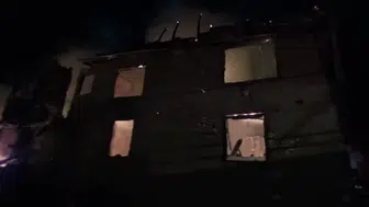 Kütahya'da gece yarısı çıkan yangın paniğe neden oldu