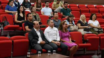 Manisa'da bağımlılıkla mücadele toplantısı: ailelerin ihtiyaçları ele alındı