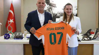 Büşra Özdemir, Alanyaspor yönetimini ağırladı ve destek sözü verdi