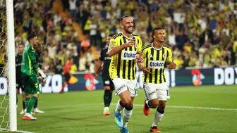 Fenerbahçe ve Konyaspor'un çekişmeli mücadelesi: 15 dakikada 1-1
