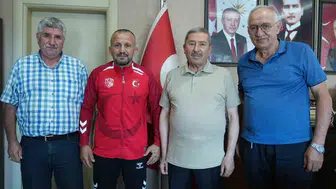 Darende'de uluslararası başarı: Semih Özdemir, şampiyonluğunu kutladı
