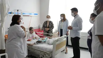 Aydın'daki minik hastalara moral ziyareti: Sağlıkları için yanlarındayız