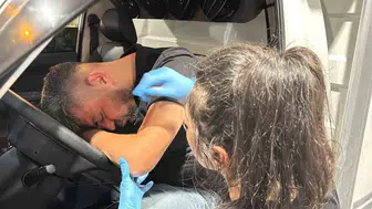 Direksiyonda sızan alkollü sürücünün ilginç anları kamerada