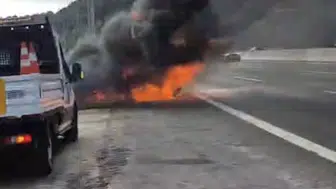 Bolu Dağı Tüneli'nde alevlere teslim olan cip yangını paniğe neden oldu