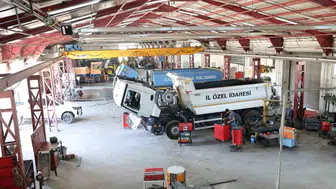 Elazığ İl Özel İdaresi'nden kesintisiz hizmet: Makina ikmal atölyelerinde yoğun yaz mesaisi