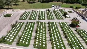Öğrencilerin şehitlikteki katkısı: 510 mezar taşı yenilendi