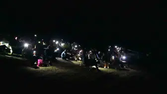 Yenişehir'de binlerce kişi gökyüzündeki meteor yağmurunu izlemek için toplandı