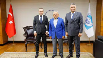 Başkan Büyükkılıç, şehrin çeşitli kesimlerinden konukları ağırladı