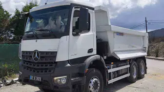 Kemer Belediyesi araç filosuna yeni katkı: Damperli kamyon alındı