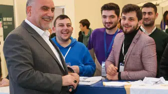 Canik Belediyesi, KPSS başvuru ücretlerini karşılayarak öğrencilere destek oluyor