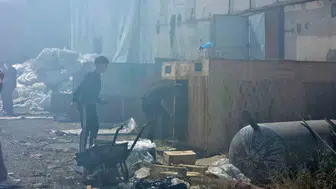 Atık madde yangınında vatandaşlar güvercinleri korumak için seferber oldu
