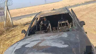 Mardin'de seyir halindeyken alev alan otomobil kullanılamaz hale geldi