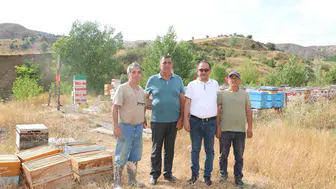 Erzincan'da arıcılık ve vatan sevgisi bir arada hayata geçiyor