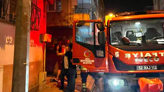 Fatsa'da park halindeki motosiklet alev aldı