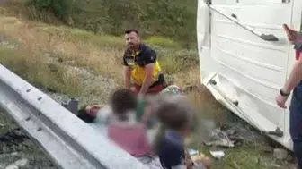 Sivas'ta otomobil ve minibüs çarpıştı: 11 yaralı