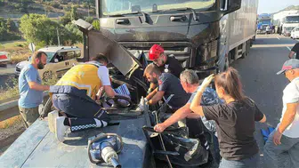 Bilecik'teki kaza sonrası sürücü araçta sıkıştı