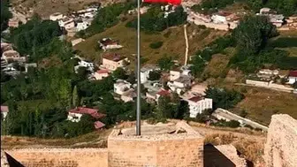 Bayburt Kalesi'nde Türk bayrağına yeni hayat verildi
