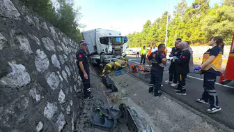 Düzce'deki tır kazasında otomobil sürücüsü hayatını kaybetti