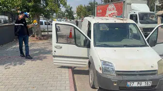 Jandarma karakolunun önünde silahlı saldırıya uğrayan şahıs hastaneye kaldırıldı