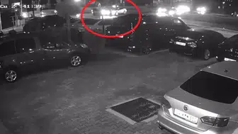 Bursa'da kaza anı kamerada: kırmızı ışık ihlali yapan sürücüye ceza