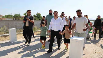 Kayseri valisi gökmen çiçek, elmalı mahallesinde vatandaşlarla bir araya geldi