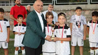 Körfez'de kupa sevinci: 300 minik sporcu dostluk yarışında buluştu