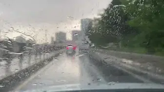 Elazığ'da aniden bastıran sağanak yağış hayatı olumsuz etkiledi