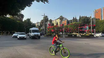 Rüşvet cezası alan Adana Büyükşehir Belediye Başkanı'na halktan sert tepkiler