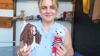 Burhaniye'de Dilek hanımın örgü bebekleri göz dolduruyor