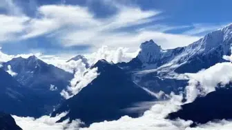 Nepal’deki sel felaketinin nedeni buzul kopması: Turist kamerasında anlar
