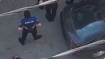 Esenyurt'ta bıçaklı tehdit: Polis ekipleri havaya ateş açtı